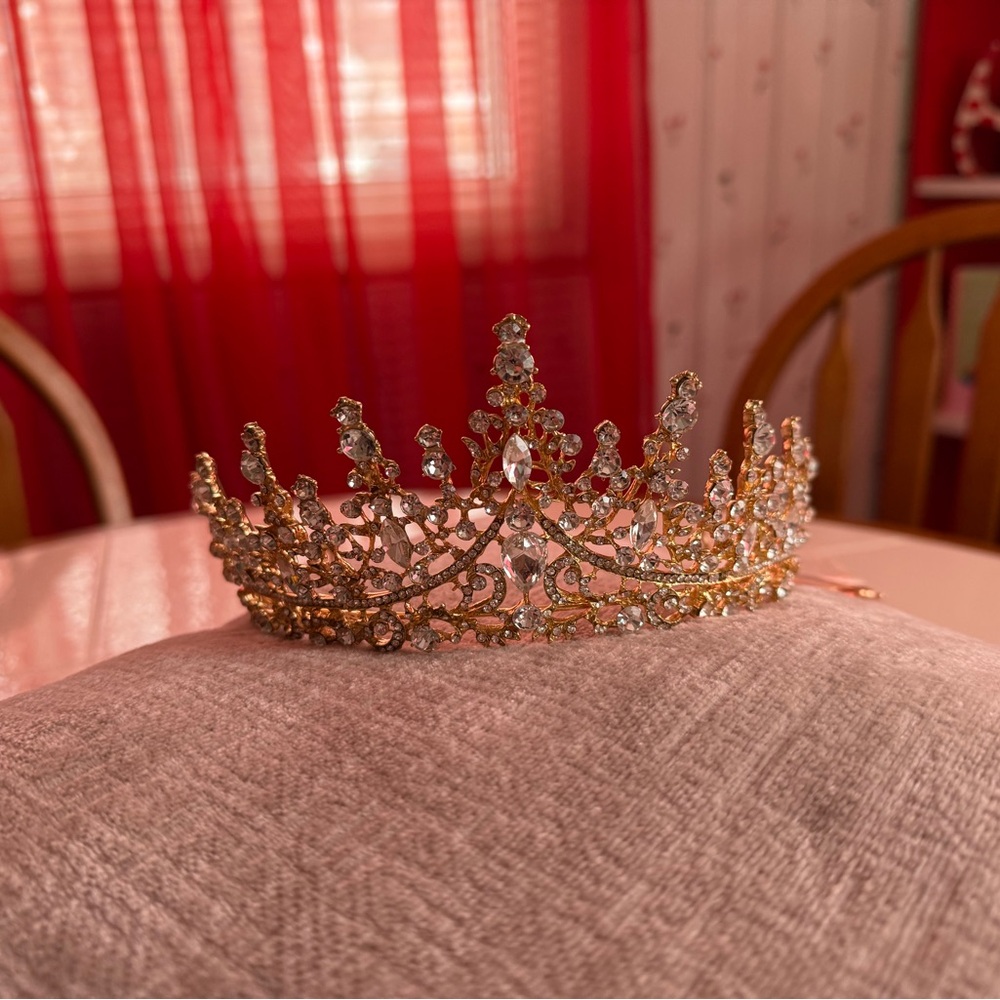 Elegant Gold Crystal Tiara